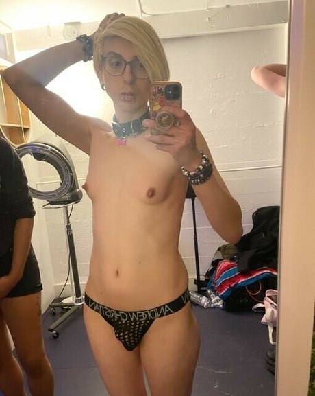 Cassie Coyote star hd photos