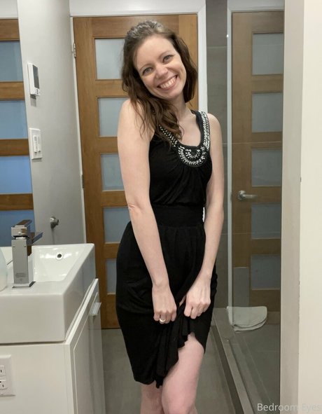 bedroom eyes free hot model img