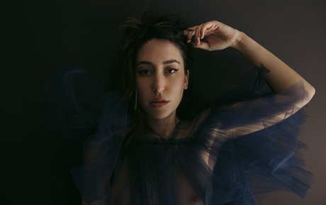 Elohim model nude images