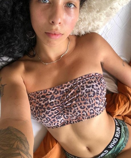 Indigo De Souza sexy star pic