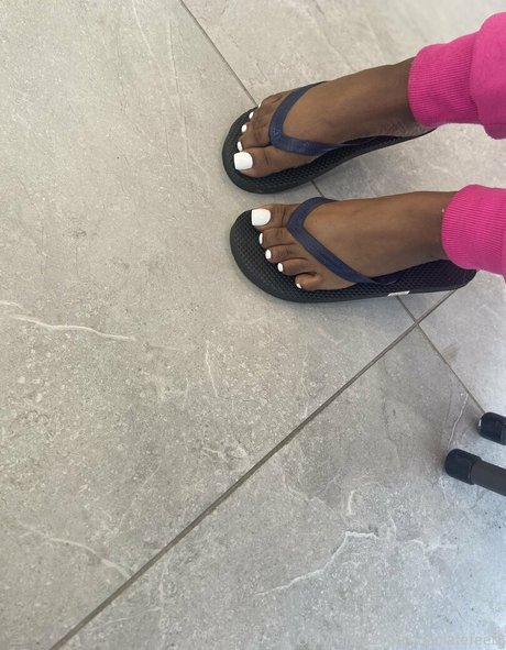 chocolatefeet8 profile pic