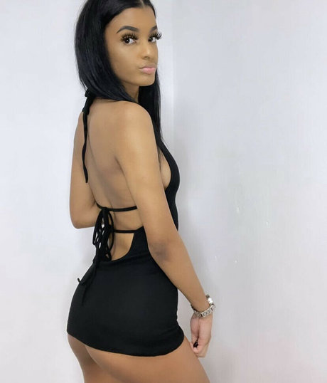 Alisha Romain star pics