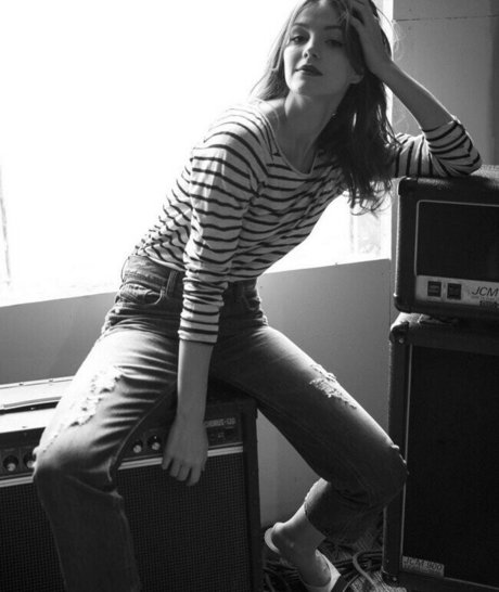 Ella Hunt star pretty pics