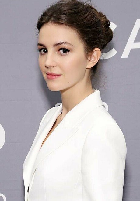 Ella Hunt naked model pics