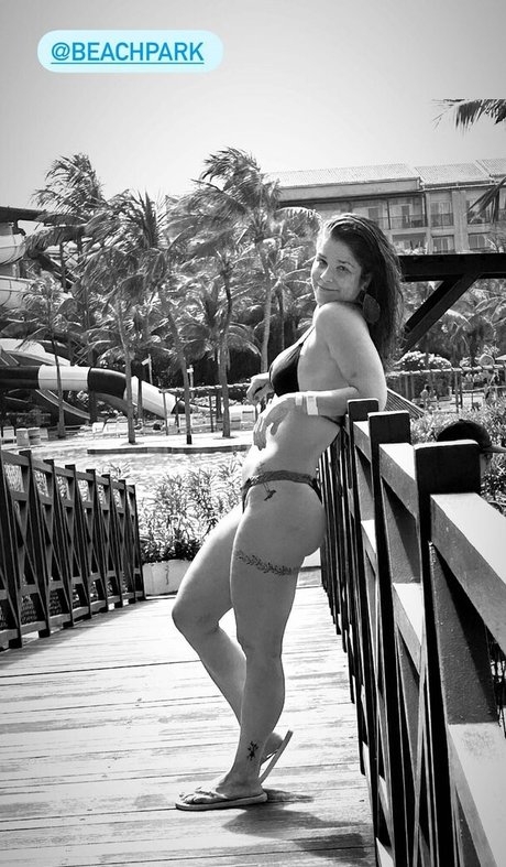 Samara Felippo pretty model pictures