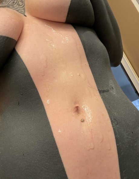 droptopsavage pornstar adult image