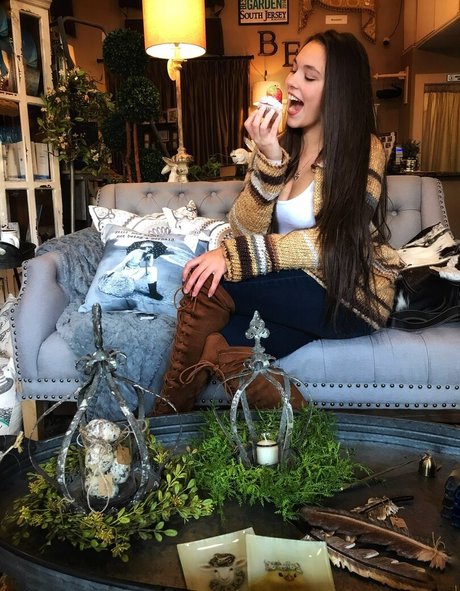 Ally Dowd nudes star photo