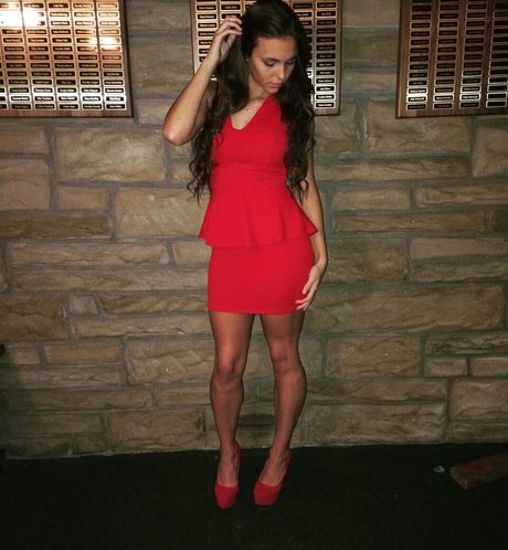 Ally Dowd sexy actress pics