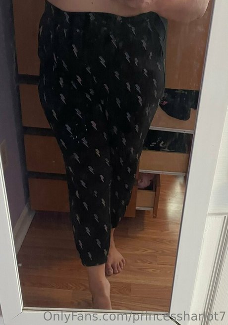 princessharlot7 pretty actress img