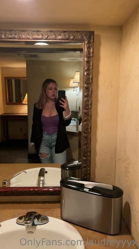 audreyyyx star high quality images