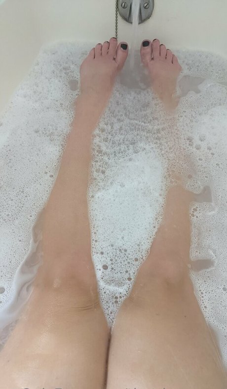 thotdogwater erotic model picture