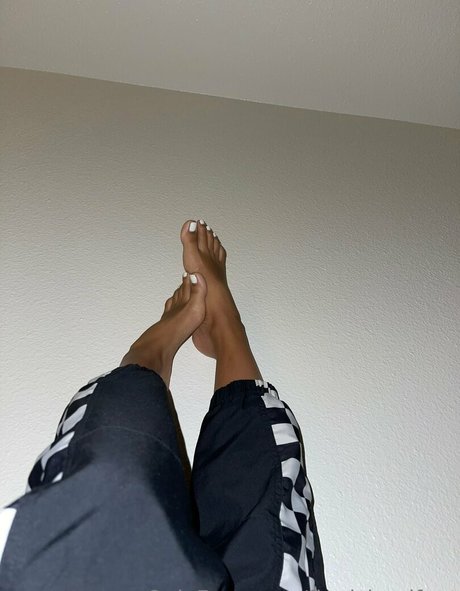 fineislandfeet model sexy gallery