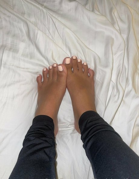 fineislandfeet pornographic actress img
