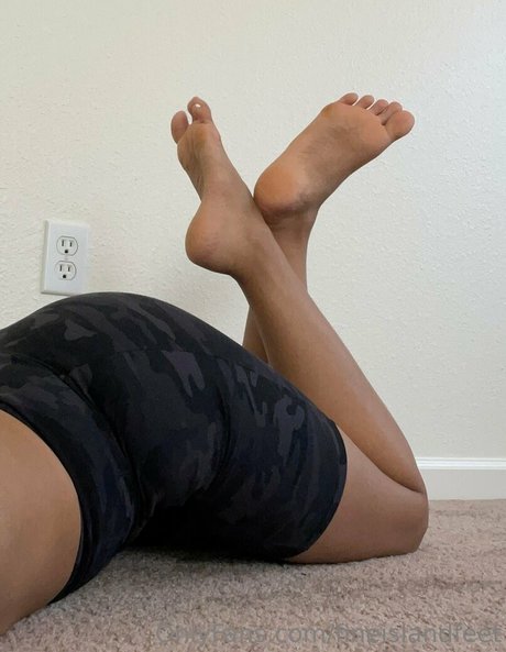 fineislandfeet model top archive