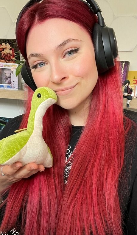 mushutwitch naked model pics