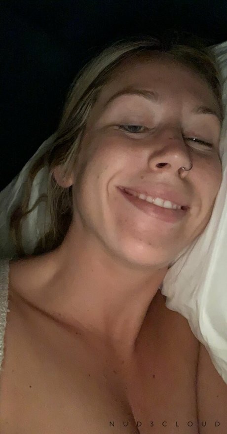 Emma Dahline sexy star pics