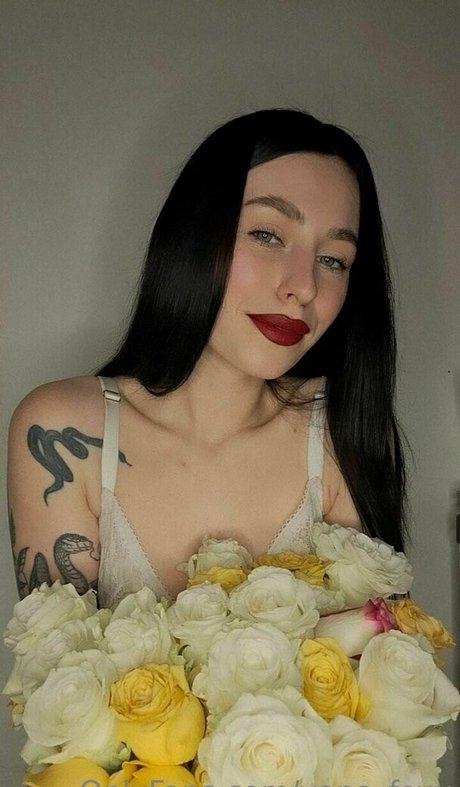 yanafoxy free model erotic pic