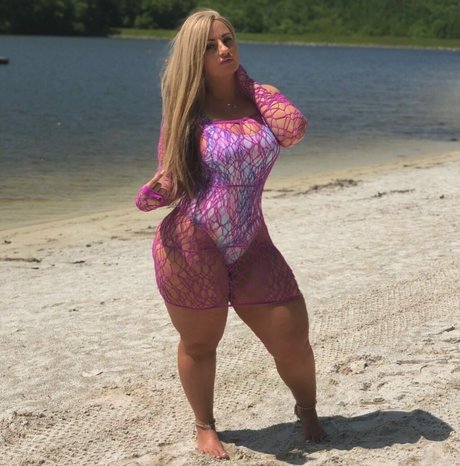 Ivoryyyyy pornographic actress archive