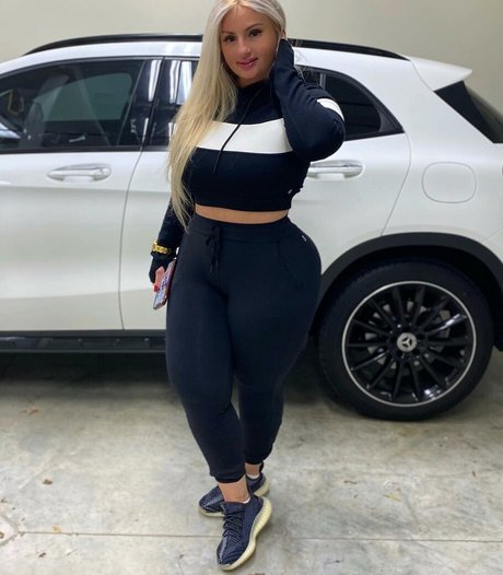 Ivoryyyyy pornographic model gallery