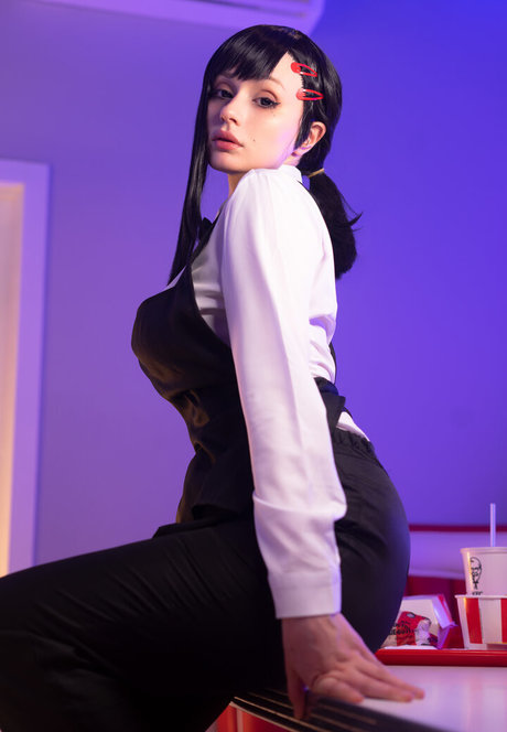 Shadory Cos hot model images