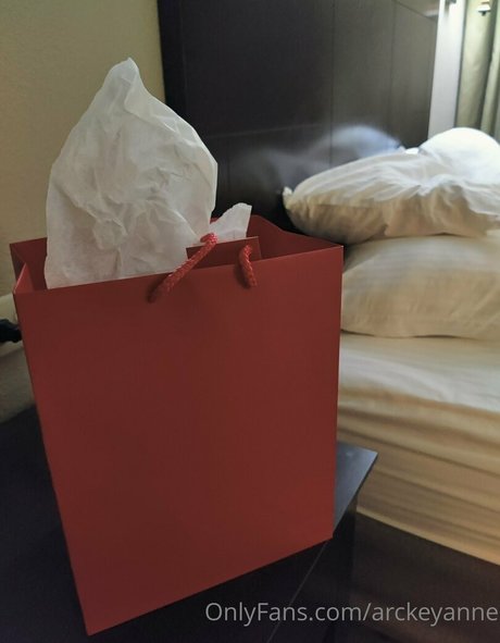 arckeyanne model adult pictures