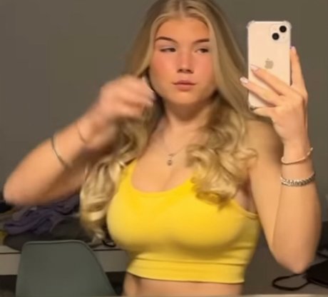 Kusrubxx model erotic photo