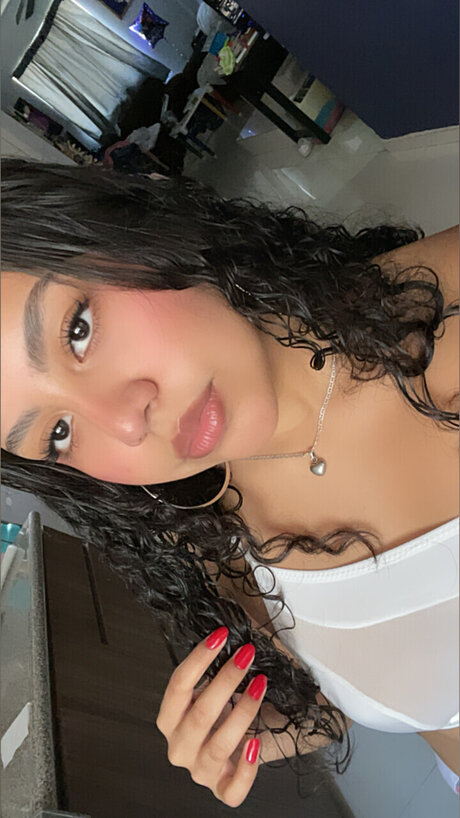 XimMaa pornstar hd img