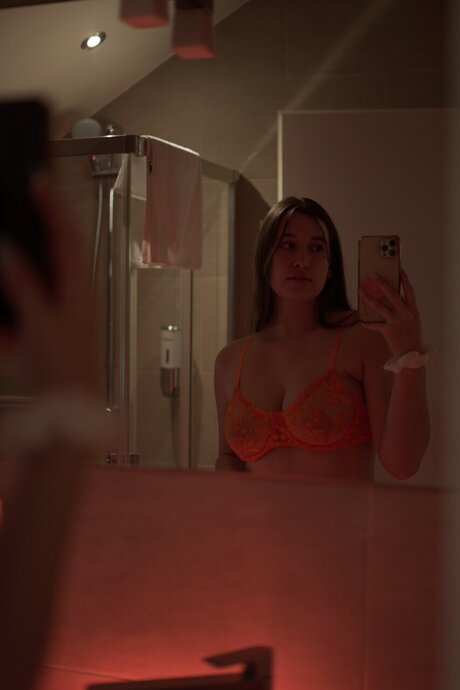 Emma Bianchi model adult picture