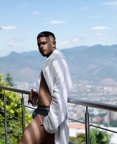 Ryann adult model image