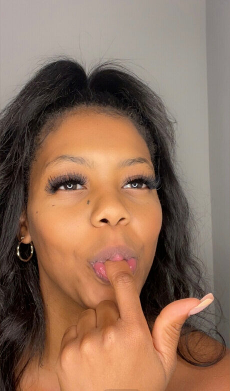 Hi I m Delicious_ xxx model photo