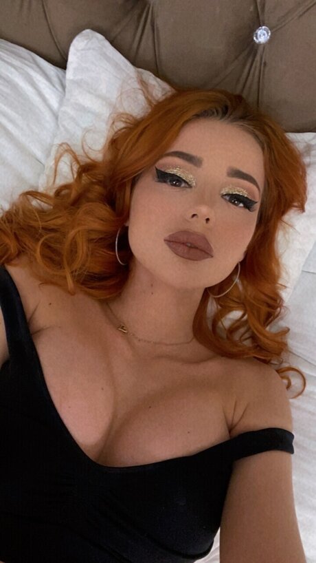 Anne Just star hot pics