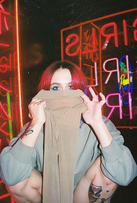 Bonnie Allison model nude picture