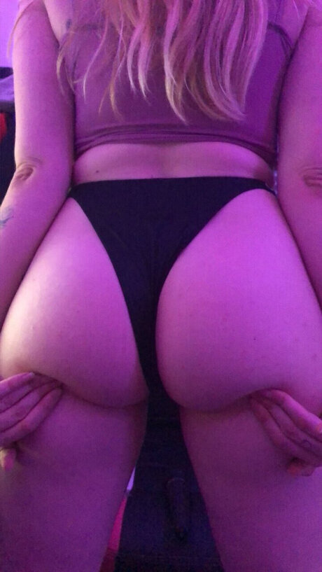 PinkyX nude pornstar galleries