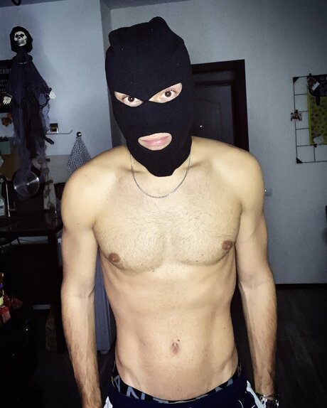 Mitiagood beautiful model image