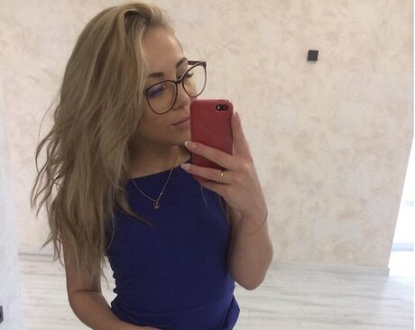 Candymini star adult photo