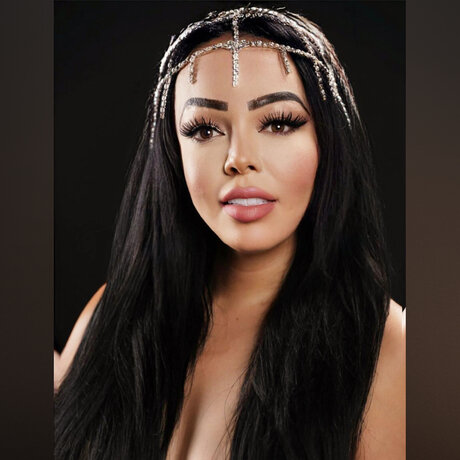 Victoria the Goddess model art pictures