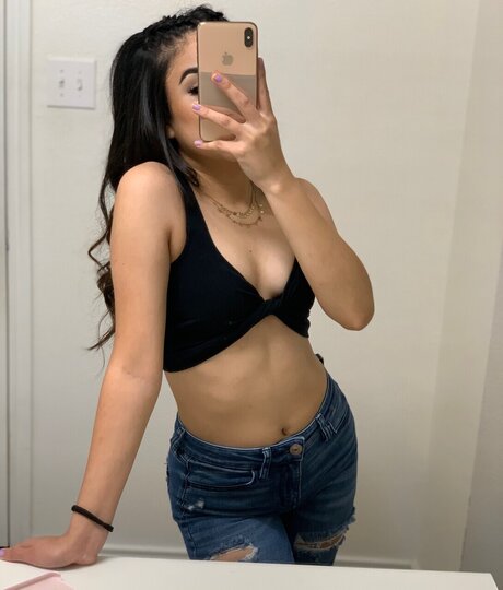 B E L L A high quality model pics