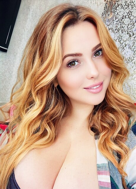 Bibi vanila adult star img