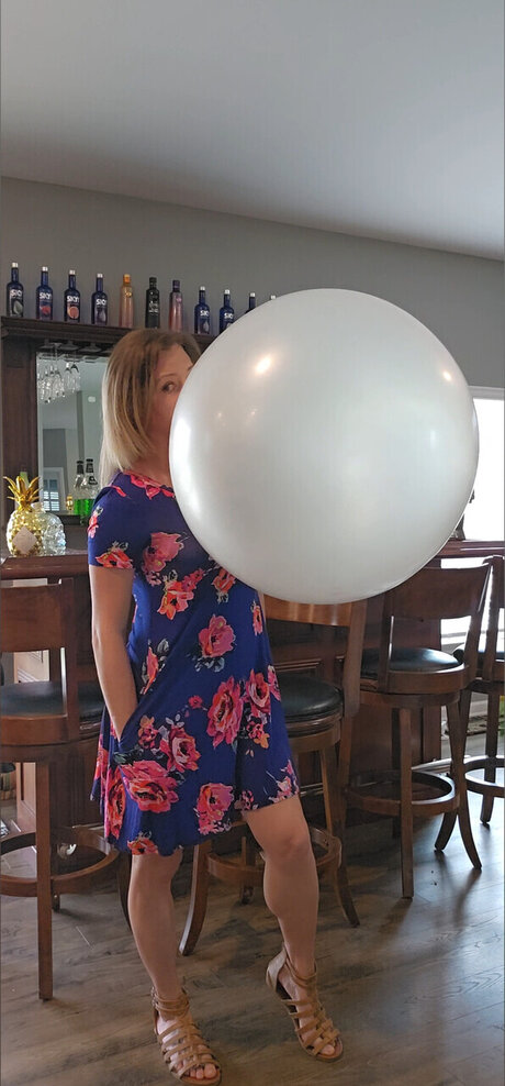 MistakenAngel model xxx image