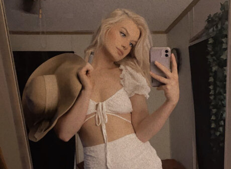 Lilbunnny pornographic actress image