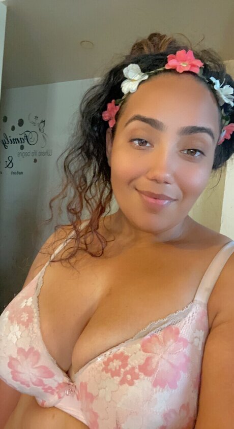 Playful bandit nude actress photo