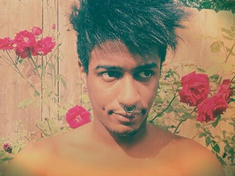 Luis Argueta beautiful star photo