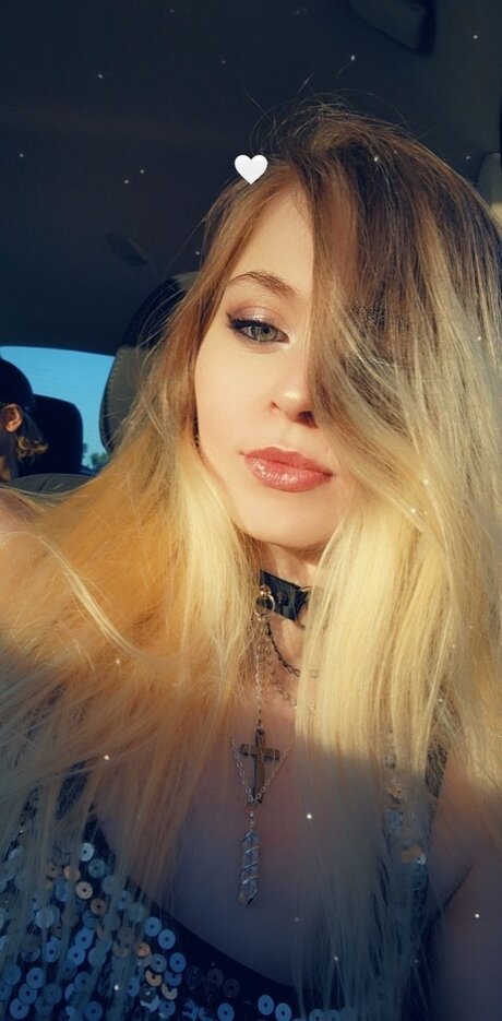 Elayna Prescott star hd images