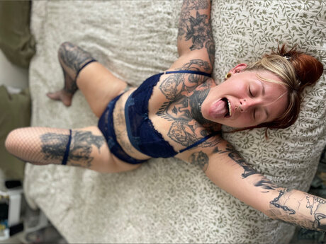 Buffy Lee model adult pictures