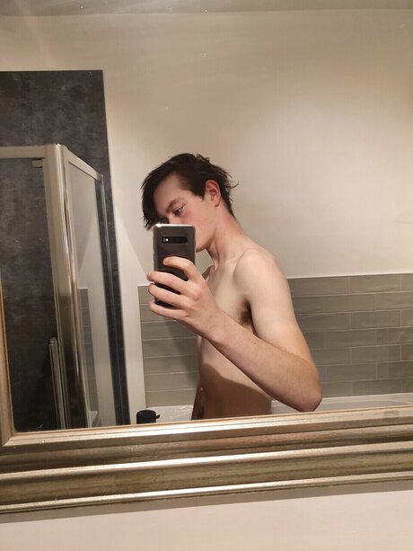 Lilly Greenshaw naked star image