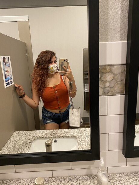 Laura_ free pornstar picture