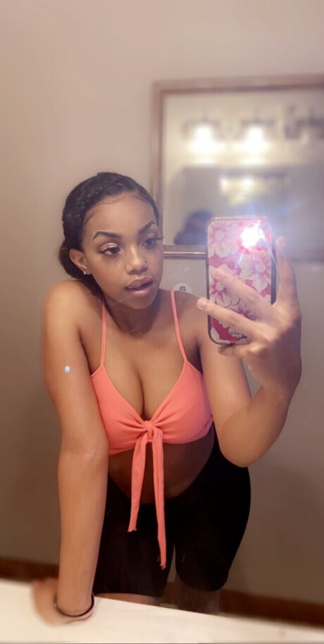 Honeybun69 xxx pornstar image