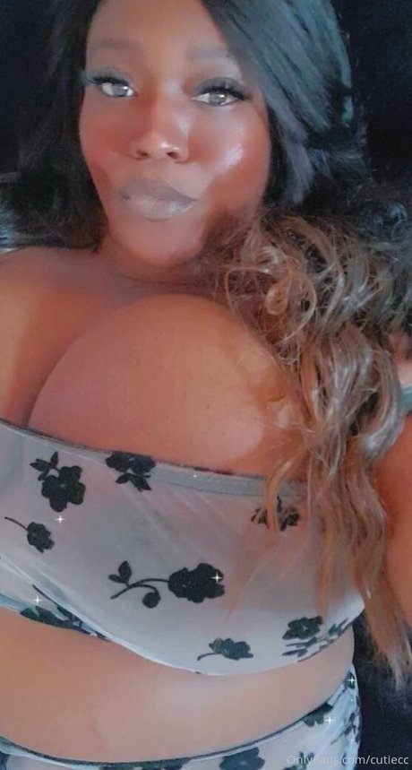 cutiecc naked actress img