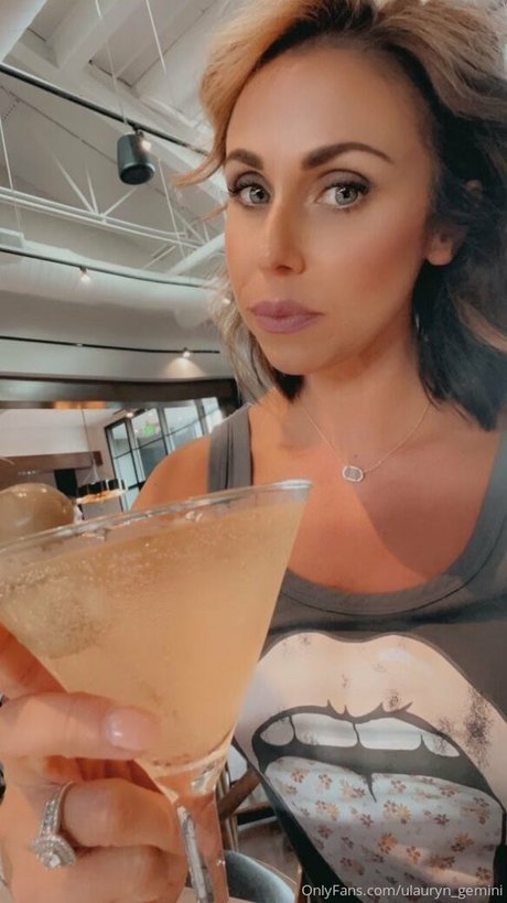 ulauryn gemini pornographic model pictures