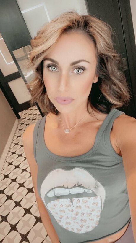 ulauryn gemini erotic star photo